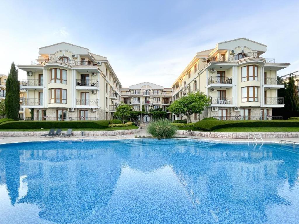 Royal Bay - Private - Bsr - 3 *